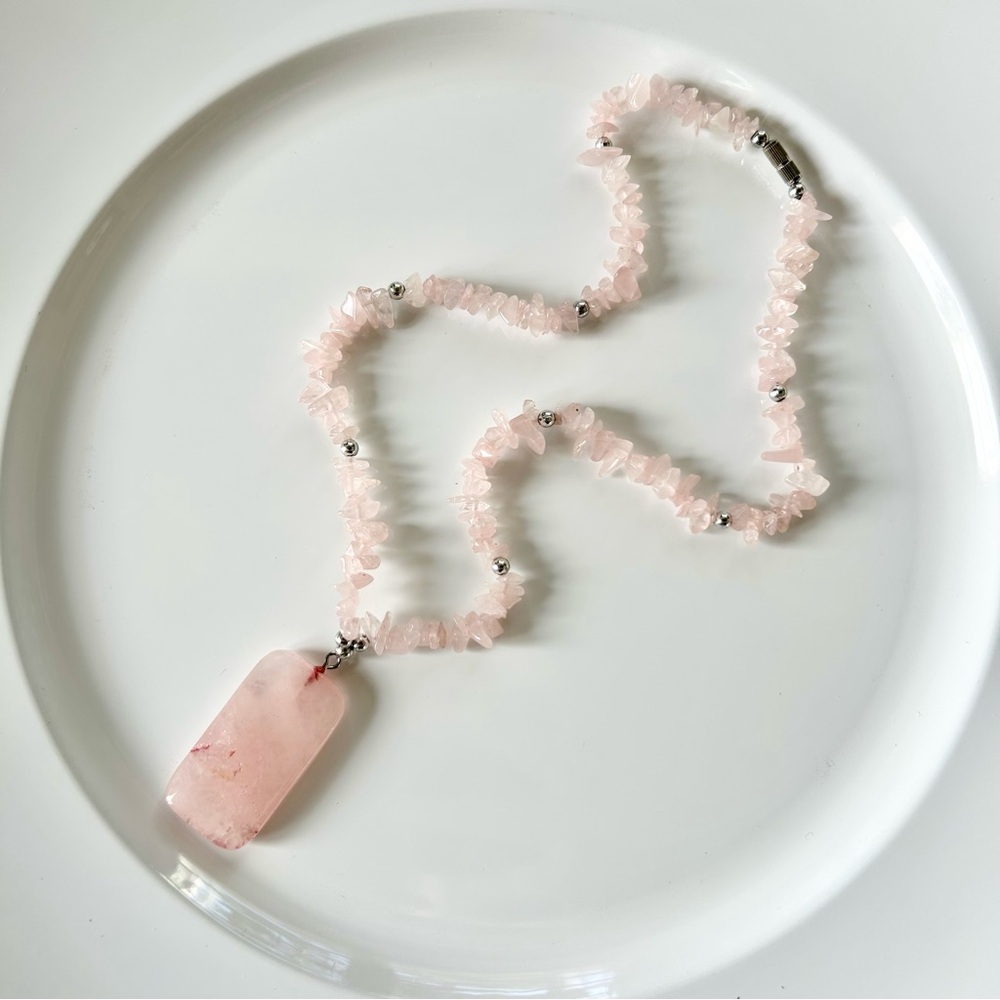 💸 5/20 Artisan Genuine Rose Quartz Necklace w/ Tumbled Rose Quartz Pendant - Picture 3 of 7